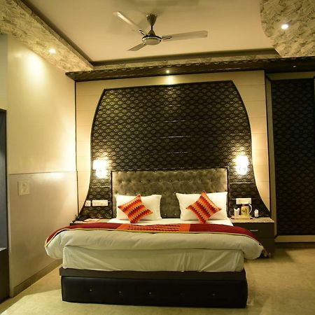 The Park Presidency Hotel Bareilly Ngoại thất bức ảnh