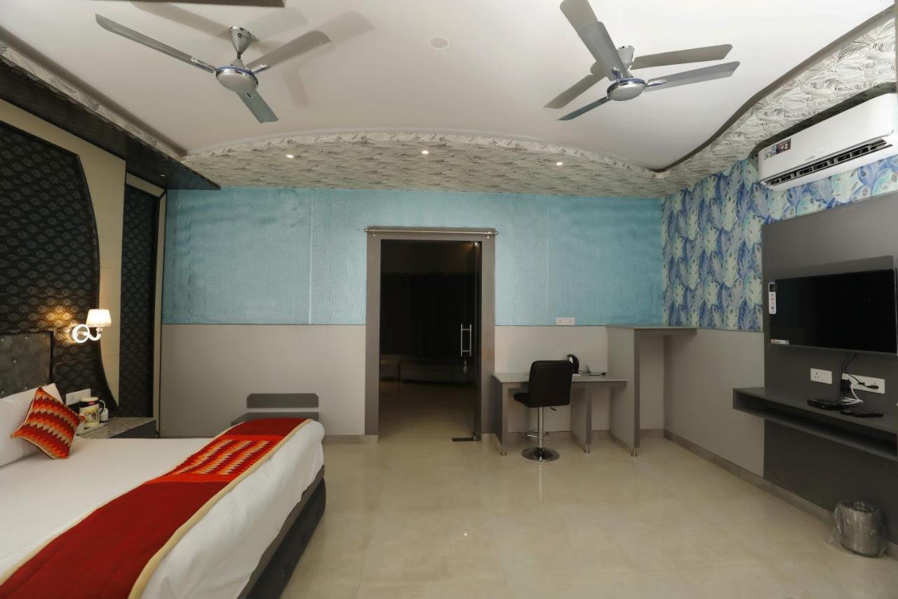The Park Presidency Hotel Bareilly Ngoại thất bức ảnh