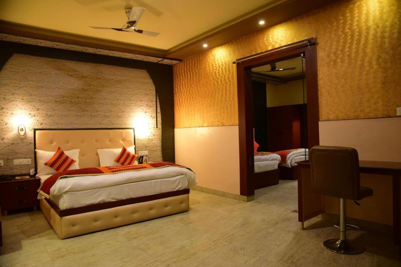 The Park Presidency Hotel Bareilly Ngoại thất bức ảnh