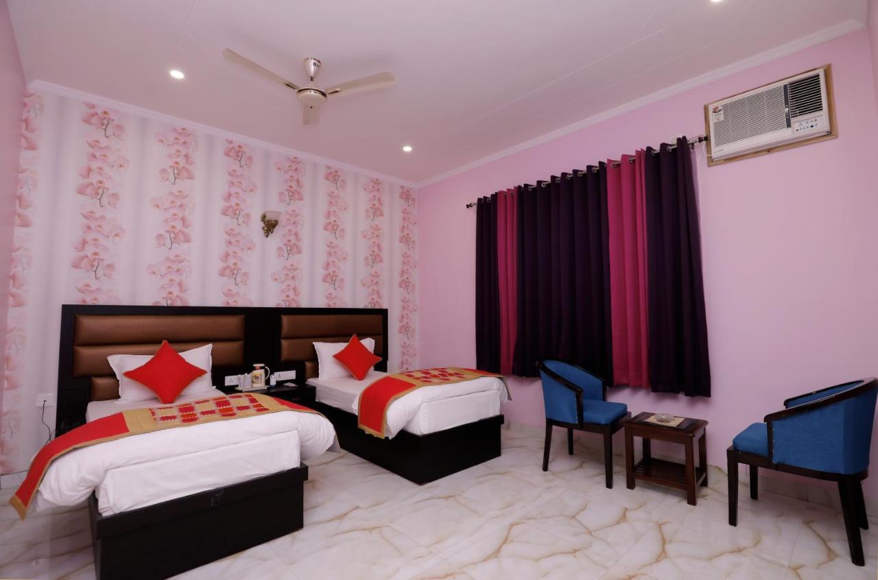 The Park Presidency Hotel Bareilly Ngoại thất bức ảnh