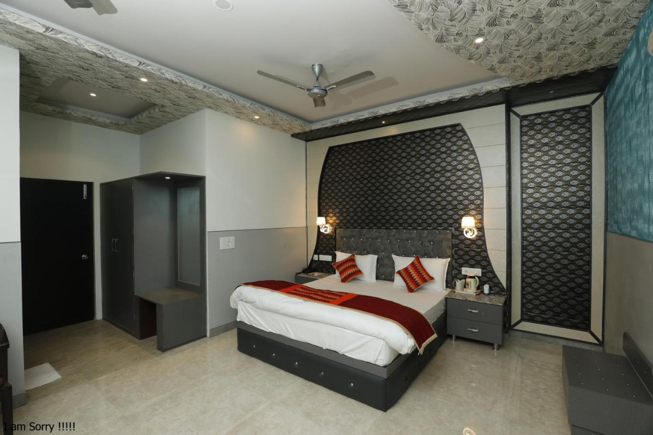 The Park Presidency Hotel Bareilly Ngoại thất bức ảnh