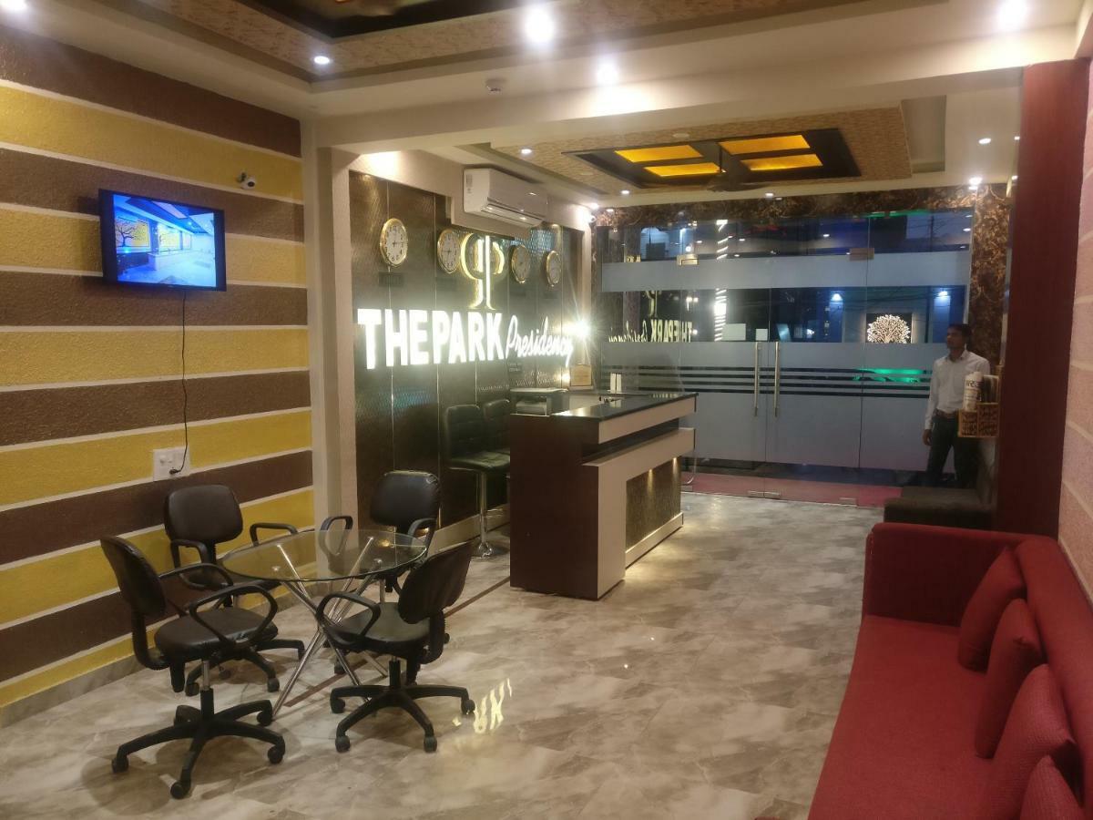 The Park Presidency Hotel Bareilly Ngoại thất bức ảnh