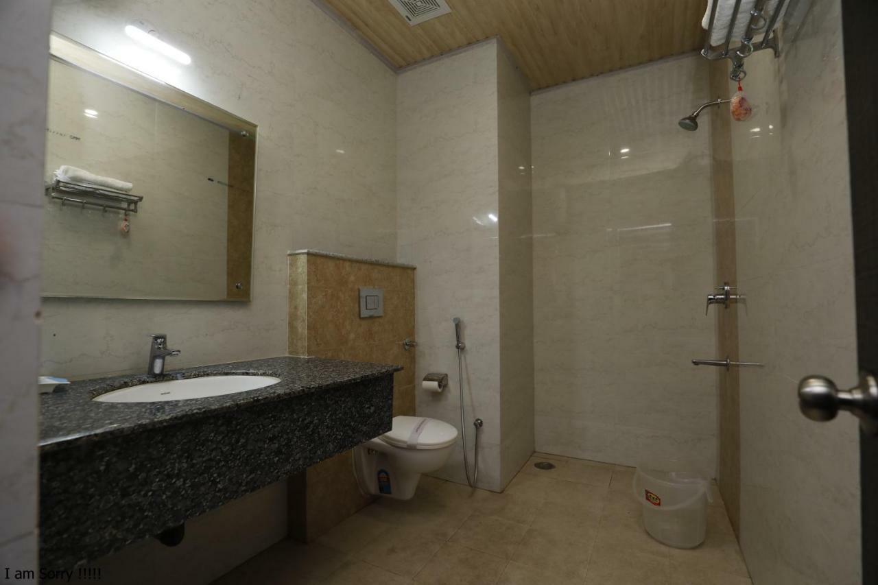 The Park Presidency Hotel Bareilly Ngoại thất bức ảnh
