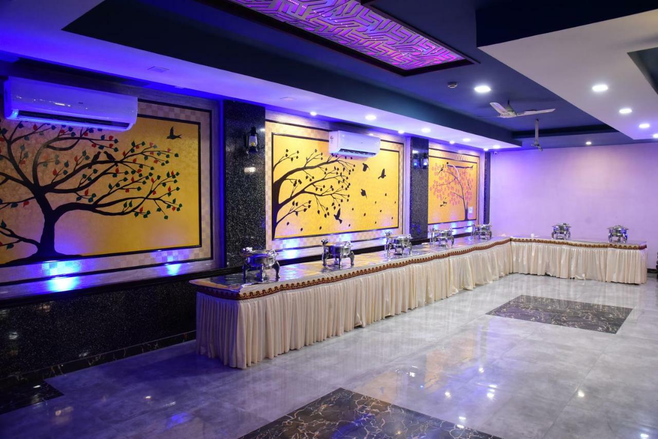 The Park Presidency Hotel Bareilly Ngoại thất bức ảnh