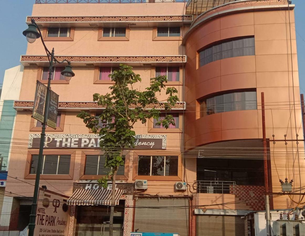 The Park Presidency Hotel Bareilly Ngoại thất bức ảnh